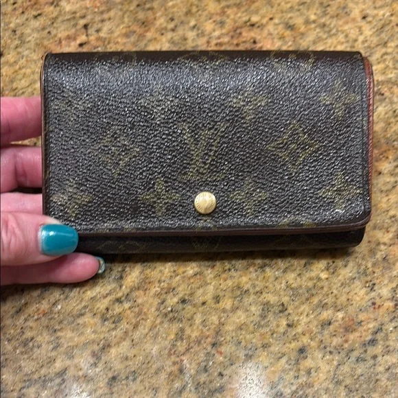 Louis Vuitton Portefeuille Tresol Monogram Wallet - Picture 1 of 12